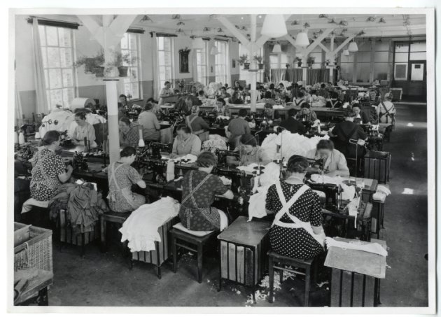 Hautana_Näherei_zw1933